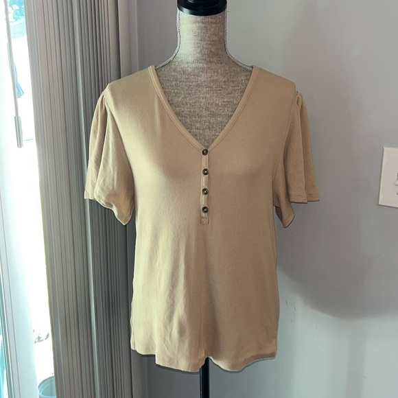 LOFT Tan Henley top with gathered puff sleeves V neck buttons Large beige. - Picture 1 of 7